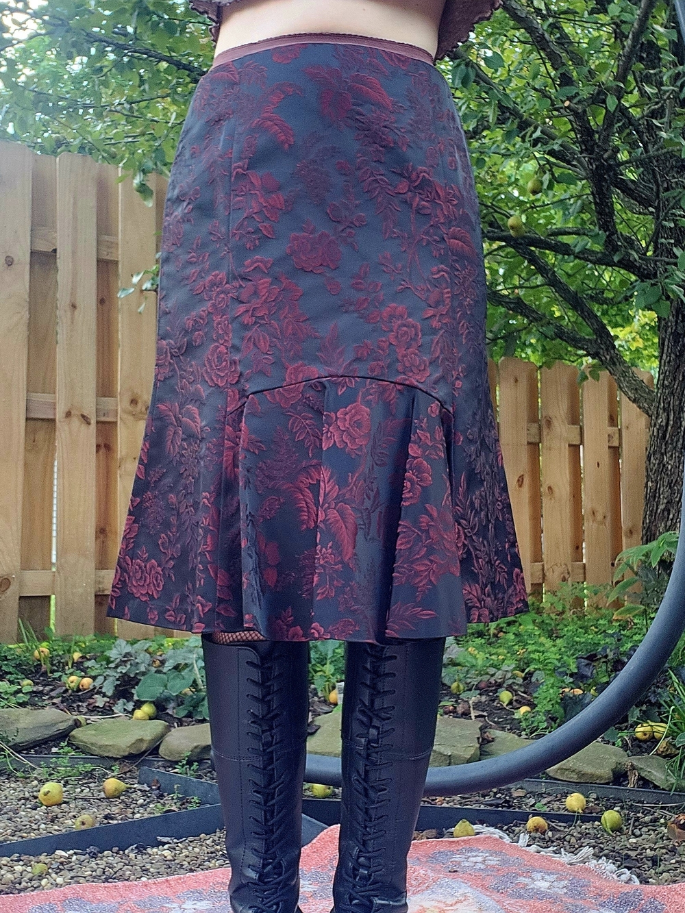 Vtg Y2K Satin Brocade Black Red Flounce Ruffle Midi Skirt Goth Sz 6 Small